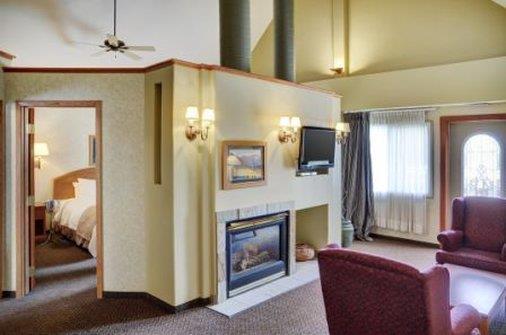 Lakeview Inns & Suites - Гінтон Номер фото