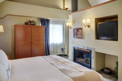 Lakeview Inns & Suites - Гінтон Номер фото